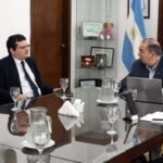 El intendente Juan Pablo Poletti encabezó la reunión con representantes de la Iglesia de Jesucristo de los Santos de los Últimos Días para coordinar la jornada de voluntariado en el Bajo Oroño.