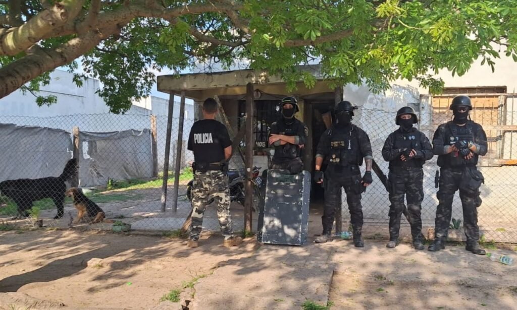 Uno de los domicilios allanados por la PDI en barrio Villa del Parque de Rafaela. Foto: PDI.