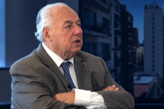 Rafael Gutiérrez, presidente de la Corte Suprema de Justicia de Santa Fe, durante la entrevista con Rodrigo Villarreal y Carlos Fornés en el programa ATP, que se emite por CyD.