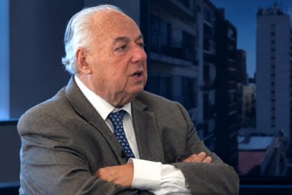 Rafael Gutiérrez, presidente de la Corte Suprema de Justicia de Santa Fe, durante la entrevista con Rodrigo Villarreal y Carlos Fornés en el programa ATP, que se emite por CyD.