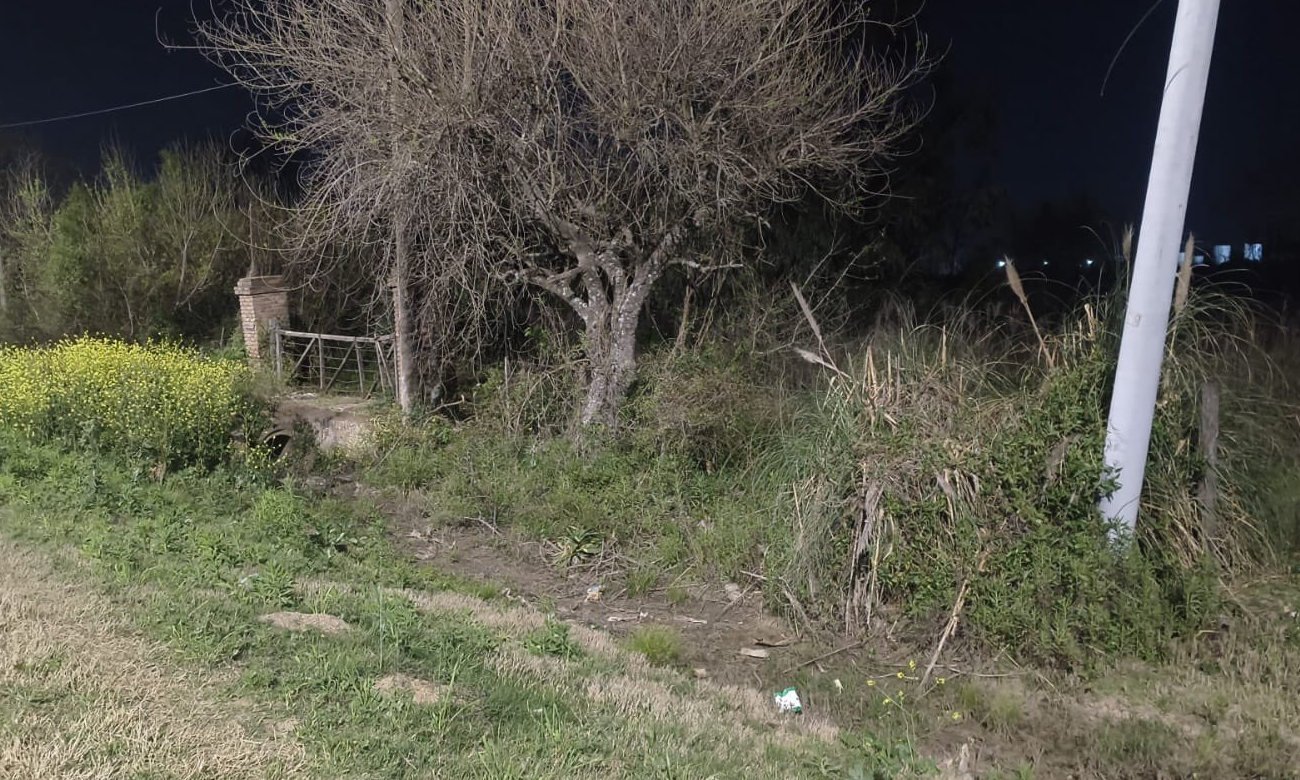 Lugar donde fue encontrado el cuerpo sin vida de un hombre, a la vera de la ruta 19, en Santo Tomé. Foto: gentileza.