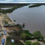 La obra del Terraplén Garello avanza sobre el tramo final de la defensa, con trabajos de protección mediante geotextil, bloques de hormigón y enrocado.