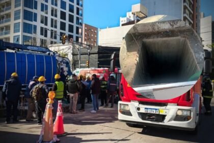 Bulevar y 9 de Julio, donde se desarrolla la obra cloacal en la que ocurrió el accidente. Foto: Gentileza.