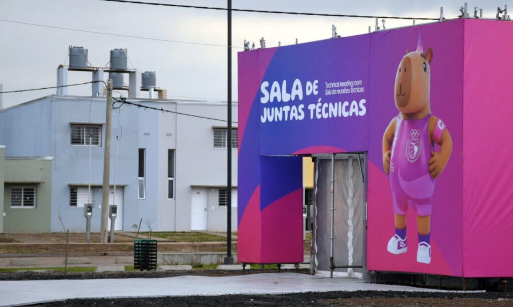 Vista general de la Villa Suramericana, un predio de 76.000 metros cuadrados con 346 viviendas preparadas para alojar a casi 1.400 atletas.