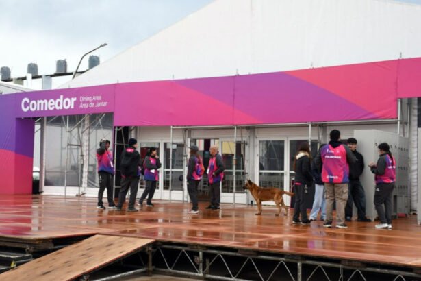 El acceso al comedor de la Villa Suramericana, donde las delegaciones contarán con servicio gastronómico durante toda la jornada.