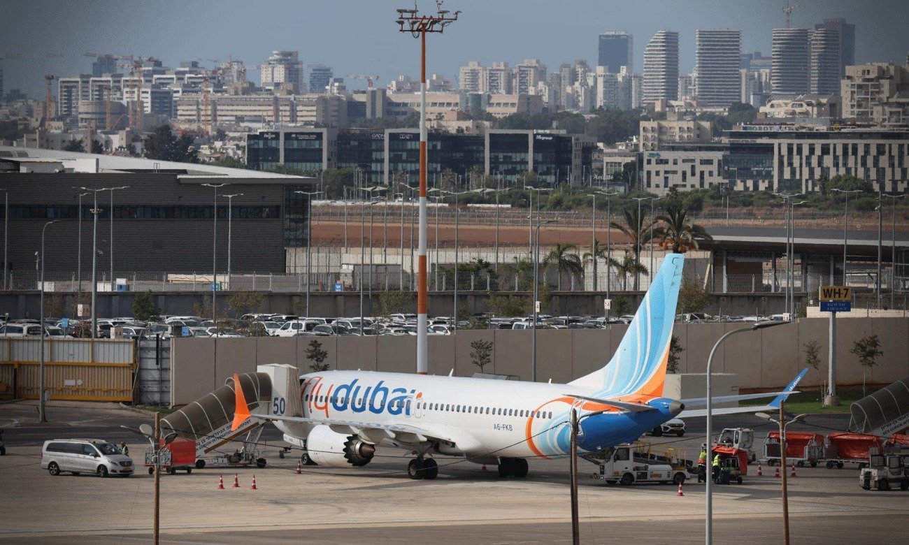 Aviones de Flydubai durante una operación en un aeropuerto. La compañía investiga el incidente ocurrido durante un vuelo con destino a Israel.