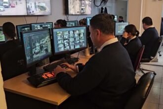 Sala de monitoreo de la Central de Emergencias 911, desde donde se supervisan las imágenes de las cámaras de seguridad. Foto de archivo.