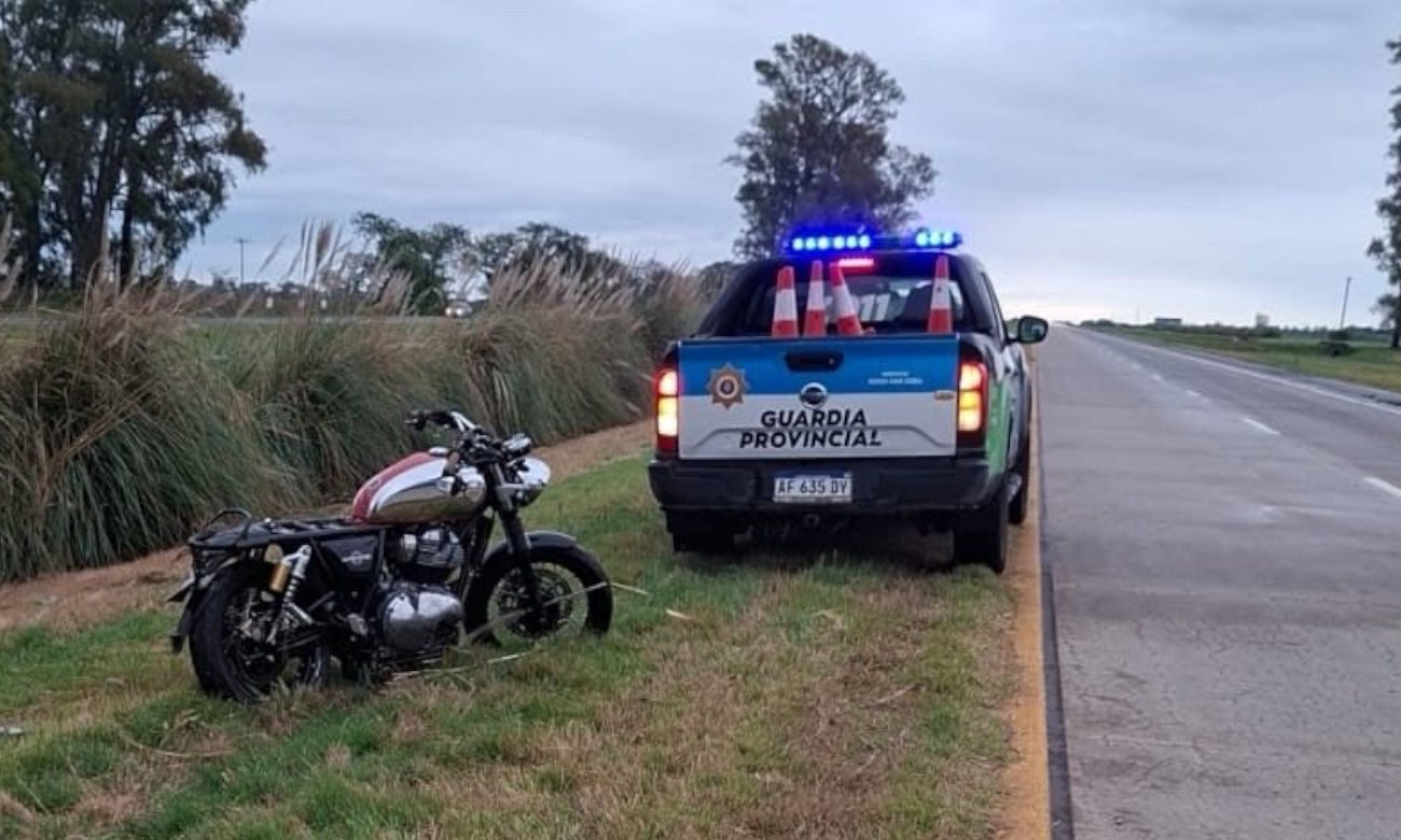 La motocicleta involucrada en el accidente fatal ocurrido sobre la Ruta Nacional 19, a la altura de San Jerónimo del Sauce. Foto: gentileza.
