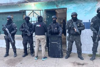 La Policía de Investigaciones realiza procedimientos en la ciudad de Santa Fe en el marco de investigaciones judiciales por distintos delitos.