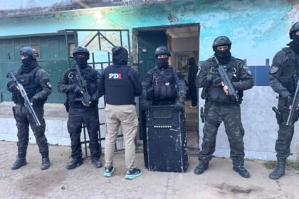 La Policía de Investigaciones realiza procedimientos en la ciudad de Santa Fe en el marco de investigaciones judiciales por distintos delitos.