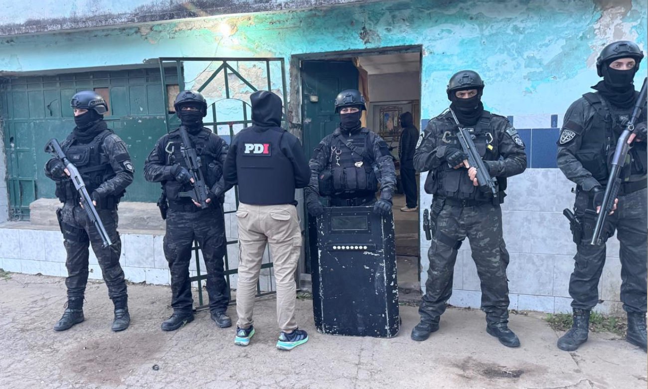 La Policía de Investigaciones realiza procedimientos en la ciudad de Santa Fe en el marco de investigaciones judiciales por distintos delitos.
