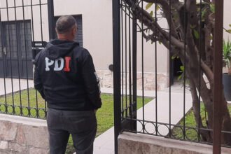 Domicilio donde fue hallada la motocicleta denunciada como robada, durante el procedimiento realizado por la PDI en barrio Pro Adelanto Barranquitas, en la ciudad de Santa Fe. Foto: Fuentes policiales.