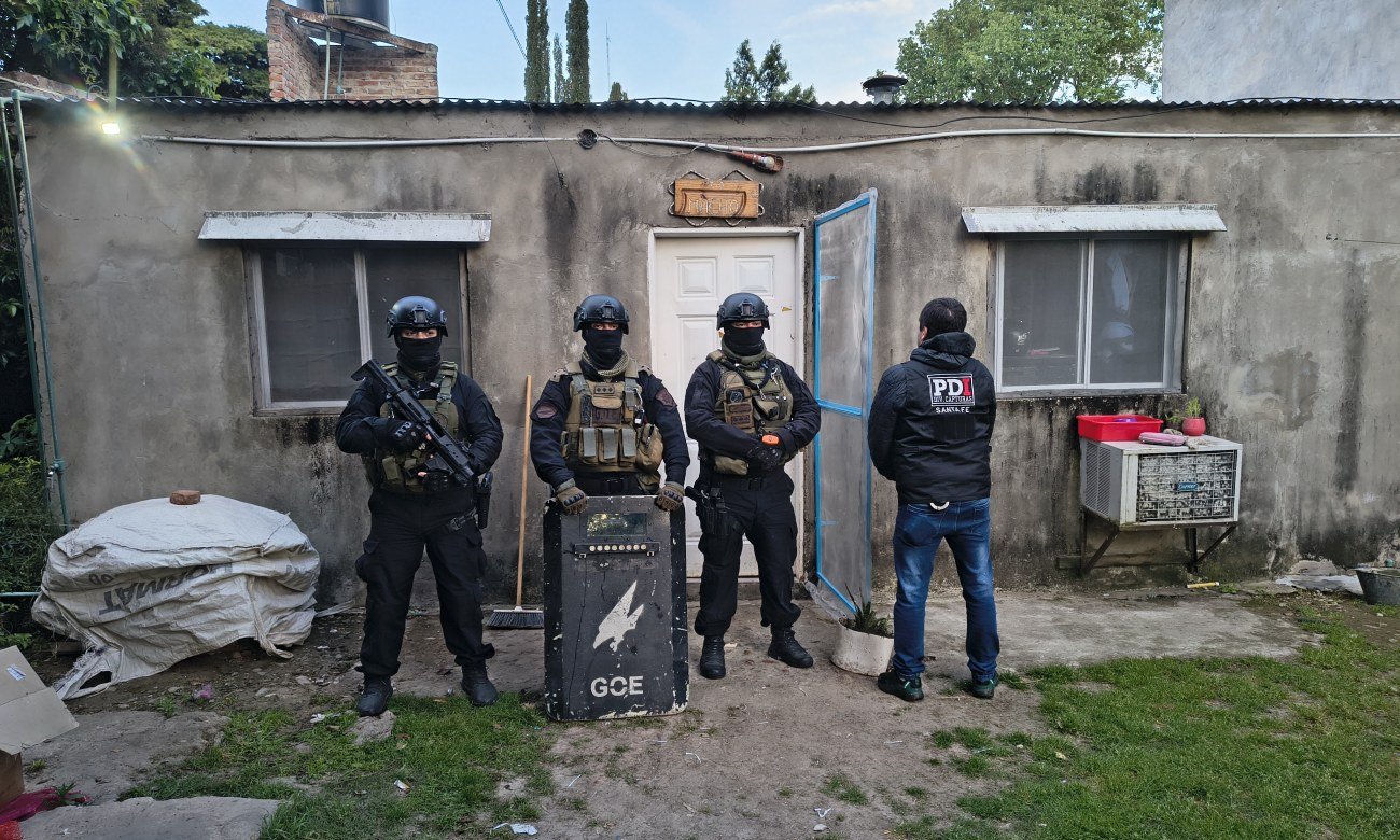 Uno de los domicilios allanados por la PDI en Sauce Viejo, en el marco de la investigación por un robo ocurrido en Santo Tomé en septiembre de 2021. Foto: fuentes policiales.