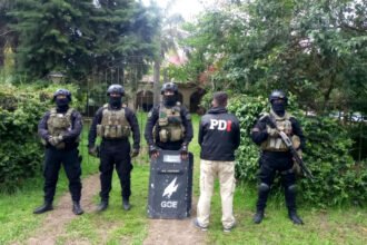 La vivienda de Sauce Viejo donde la PDI realizó un allanamiento en el marco de una investigación por amenazas con un arma de fuego. Foto: fuentes policiales.