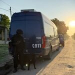 Personal de la Policía de Investigaciones (PDI) durante un procedimiento en la provincia de Santa Fe.