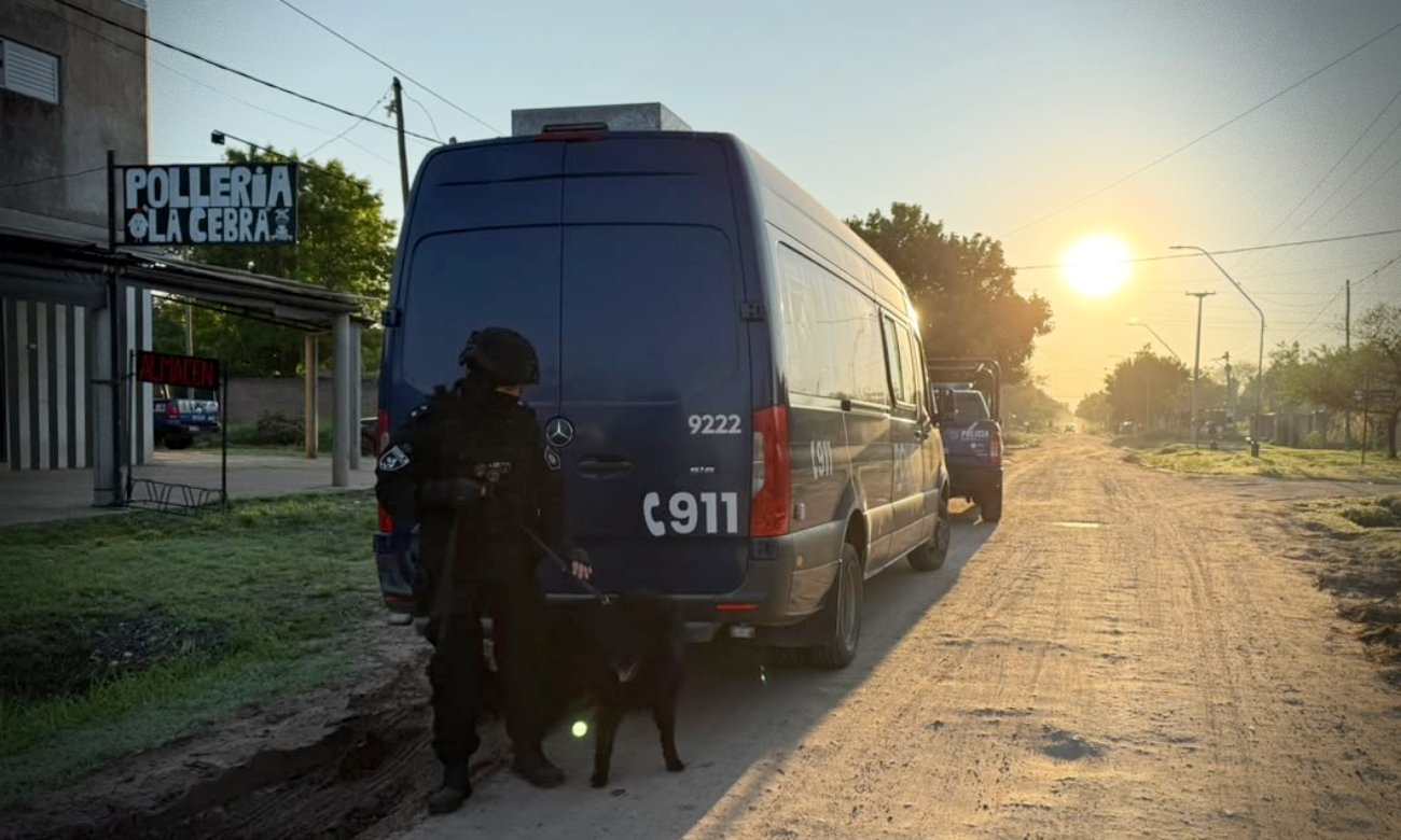 Personal de la Policía de Investigaciones (PDI) durante un procedimiento en la provincia de Santa Fe.