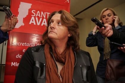 Ana Viglione desarrolló una extensa trayectoria en la Policía de Santa Fe y ocupó distintos cargos en el área de seguridad provincial.