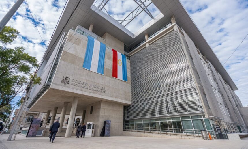 El nuevo Anexo Judicial, denominado Manzana Judicial, forma parte de la infraestructura del Poder Judicial de Santa Fe en barrio Sur de la ciudad capital.