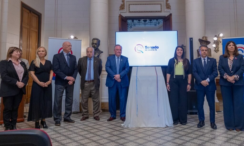 Felipe Michlig encabezó la ceremonia conmemorativa junto a representantes de los distintos poderes del Estado y bloques políticos.