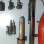 Material de artillería y explosivos hallados en el oeste de la ciudad de Santa Fe. Foto: Fuentes policiales.