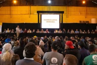 Integrantes de ASOEM participaron de la Asamblea Anual Ordinaria en la que se aprobó por unanimidad el balance correspondiente a 2025. Foto: ASOEM.