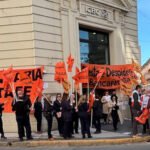 1. Protesta gremial frente al ICBC: integrantes de la Asociación Bancaria se manifestaron en el microcentro de la ciudad de Santa Fe para reclamar la reincorporación de una trabajadora despedida.