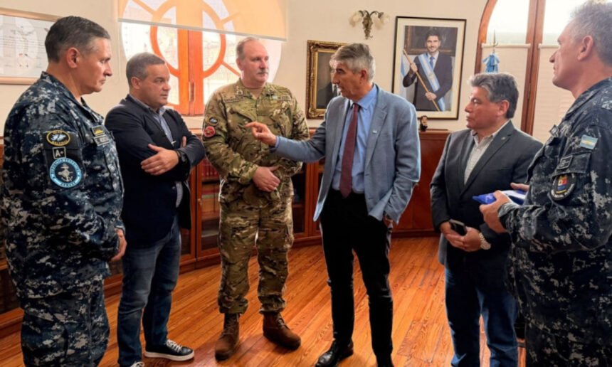 Fabián Bastia encabezó la reunión con representantes de la Armada Argentina para coordinar acciones preventivas ante posibles emergencias vinculadas al fenómeno de El Niño.