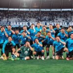 Los jugadores de Belgrano festejan la victoria ante Talleres tras el clásico cordobés por el Torneo Clausura.