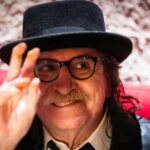 Charly García, referente histórico del rock argentino, durante una de sus apariciones públicas.