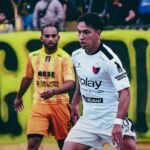Ignacio Lago durante el encuentro entre Colón y Mitre, disputado en Santiago del Estero por la fecha 33 de la Zona A de la Primera Nacional.
