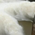 Apertura de las compuertas de la represa de Itaipú para regular el caudal de agua ante las intensas lluvias registradas en la cuenca.