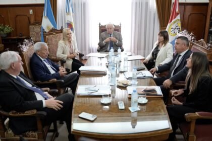 Reunión encabezada por el presidente de la Corte Suprema de Justicia de Santa Fe, Rafael Gutiérrez, en el marco del acuerdo por la distribución de espacios en el nuevo Anexo de Tribunales.