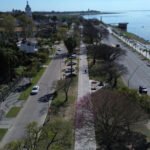 Avenida 7 Jefes: Avenida 7 Jefes, junto a la laguna Setúbal, uno de los paseos costeros más representativos de la ciudad de Santa Fe.