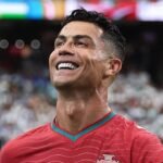 Cristiano Ronaldo durante una de sus apariciones en el fútbol profesional. El delantero portugués es una de las figuras más destacadas de su generación.
