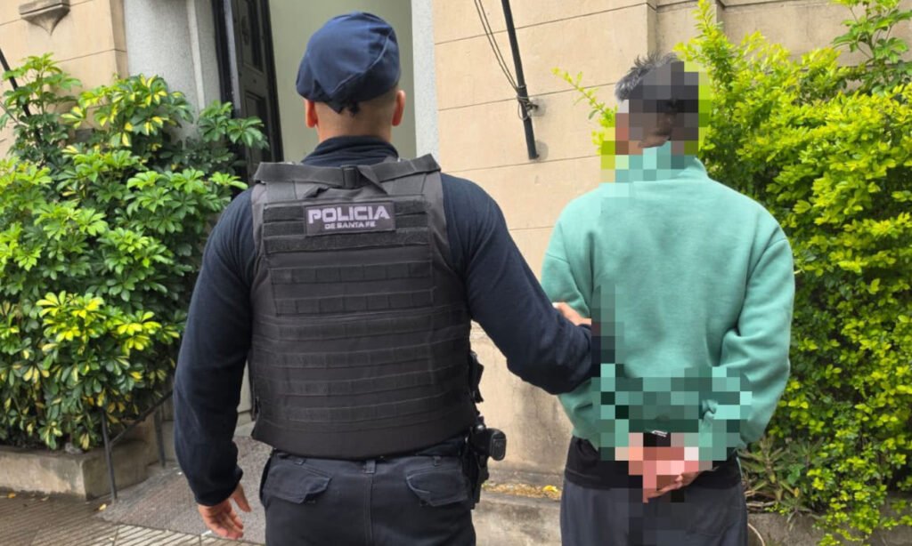 El hombre de 41 años fue aprehendido durante un procedimiento policial en la ciudad de Santa Fe. Foto: fuentes policiales.