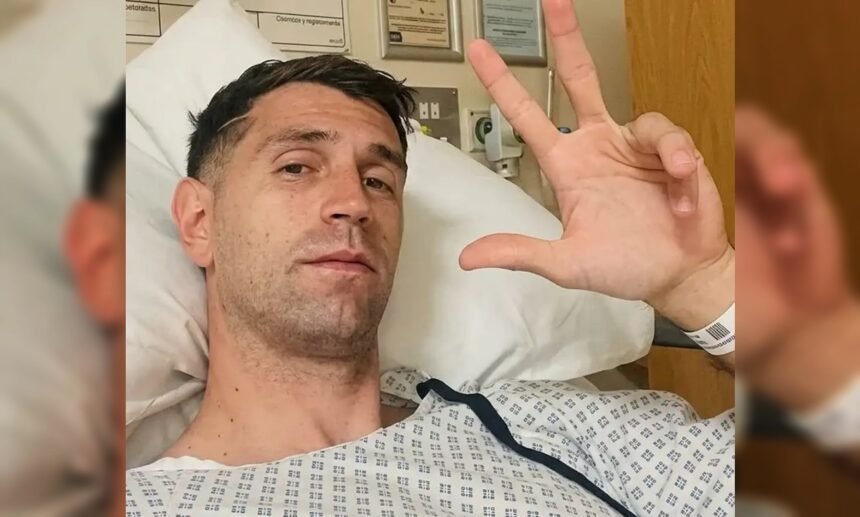 Emiliano “Dibu” Martínez durante su recuperación en una clínica de Inglaterra, tras ser operado por una fractura de mandíbula. Foto: redes sociales.