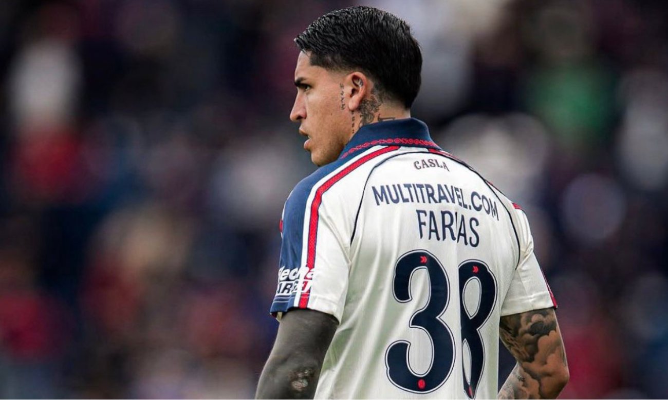 Facundo Farías durante un partido con la camiseta de San Lorenzo. Foto de archivo.