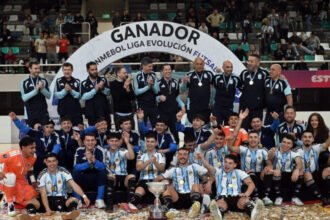1. Argentina campeona: La selección Mayor de Argentina se consagró en la Zona Sur de la CONMEBOL Liga Evolución de Futsal 2026, disputada en el estadio Invencible Santa Fe.