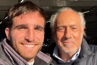 Valentín Yankelevich junto a su abuelo materno, Gustavo Yankelevich, a quien destacó por su apoyo durante una etapa difícil de su infancia. Foto de archivo.