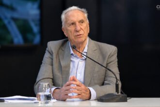 El abogado penalista santafesino Luis Hilbert durante una entrevista periodística. Foto: archivo.