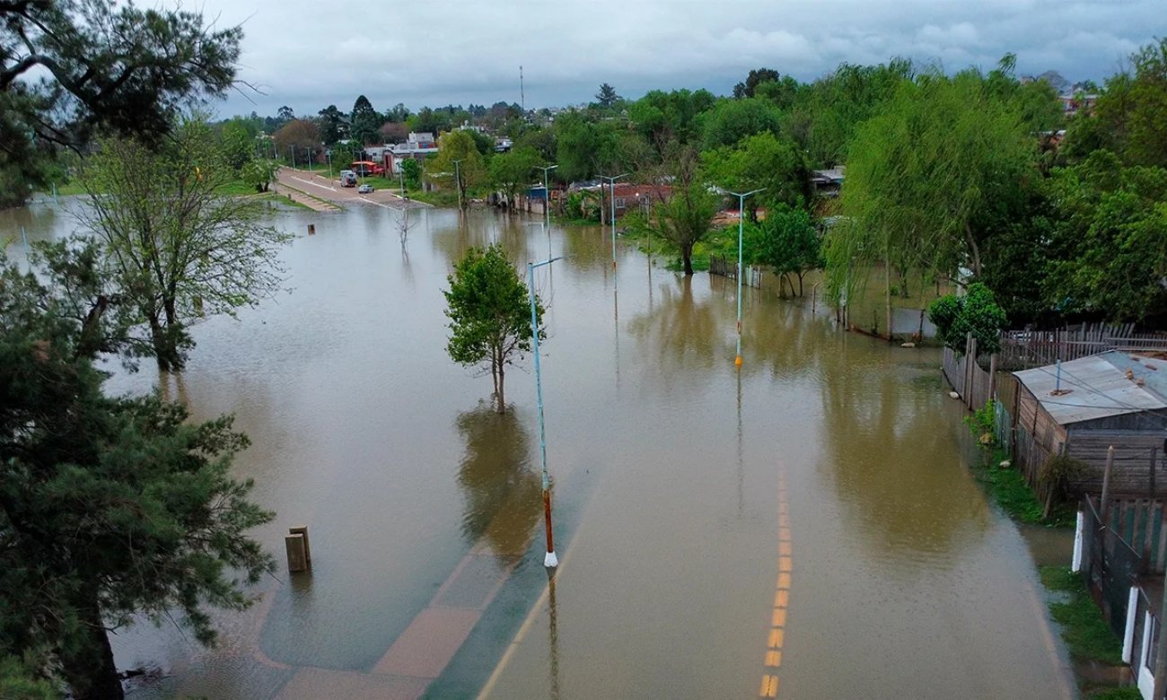 dame leyenda de foto de inundacion en cocordioa Inundaciones en Concordia, Entre Ríos, por la crecida del río Uruguay. La situación mantiene en alerta a las autoridades y a las familias que viven en zonas ribereñas.