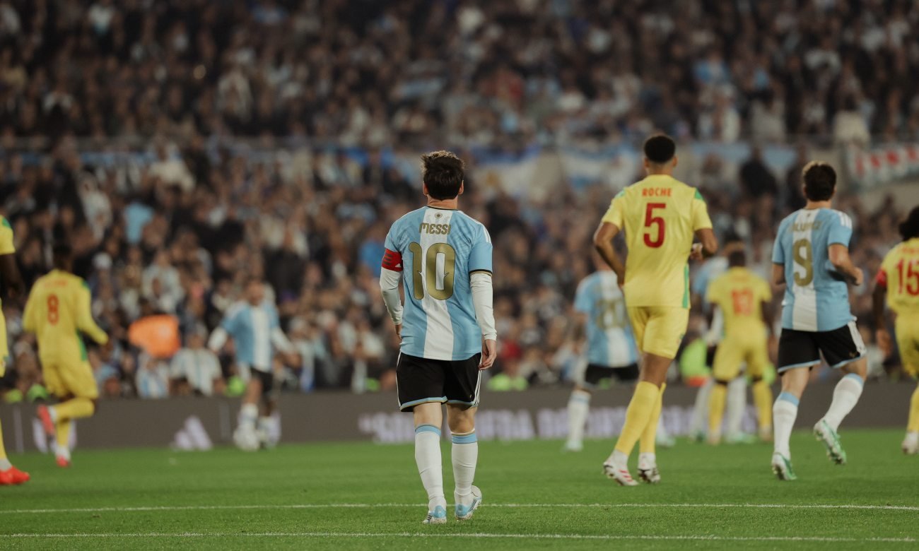 Lionel Messi disputa ante Benín su último partido con la Selección Argentina, en una noche especial para el capitán y todo el fútbol argentino.