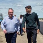El gobernador Maximiliano Pullaro y el senador Felipe Michlig durante una actividad institucional en la provincia de Santa Fe. Foto de archivo.