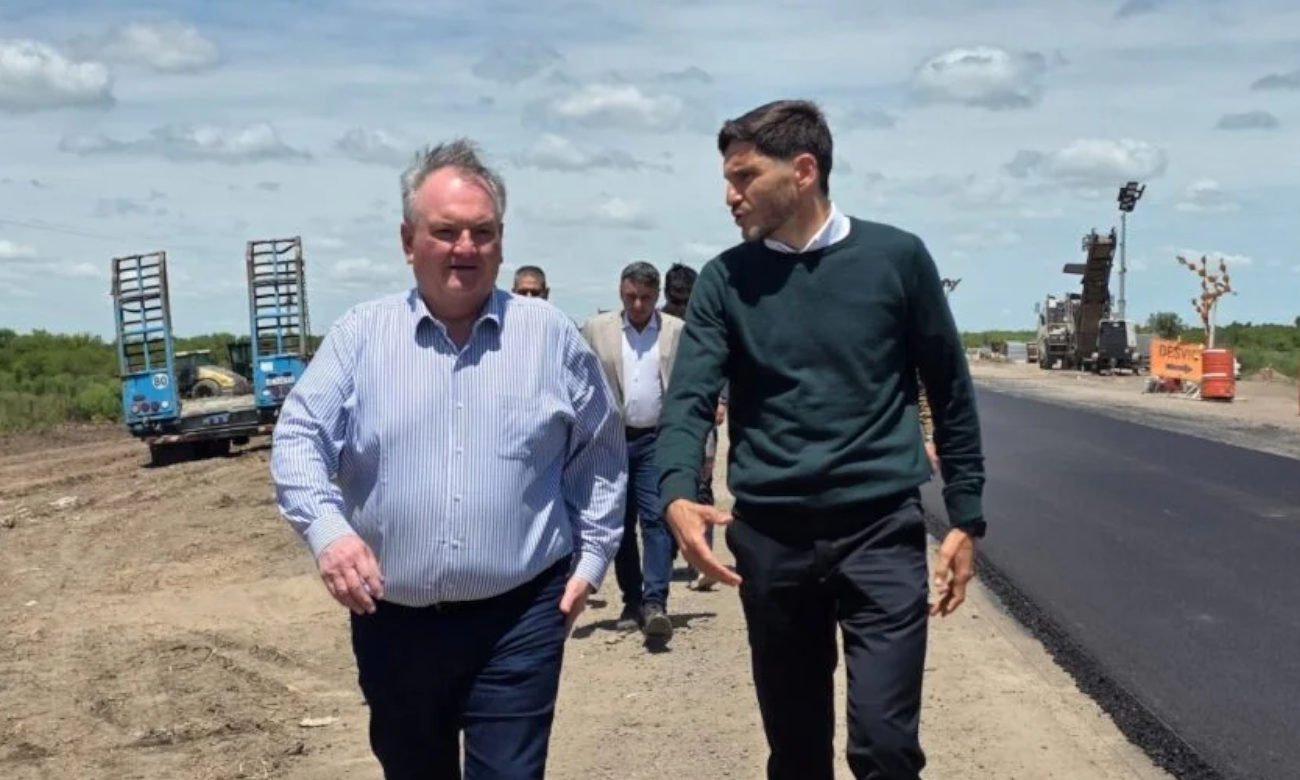 El gobernador Maximiliano Pullaro y el senador Felipe Michlig durante una actividad institucional en la provincia de Santa Fe. Foto de archivo.