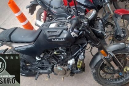 Foto: Fuentes policiales. La motocicleta robada al fiscal Foto: Fuentes policiales. La motocicleta robada al fiscal Ezequiel Hernández fue recuperada durante un operativo en barrio Guadalupe, en la ciudad de Santa Fe.