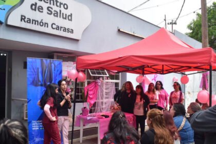 Jornadas de Octubre Rosa en Puerto General San Martín. La Municipalidad realizó actividades de concientización sobre el cáncer de mama para promover los controles periódicos y la detección temprana.