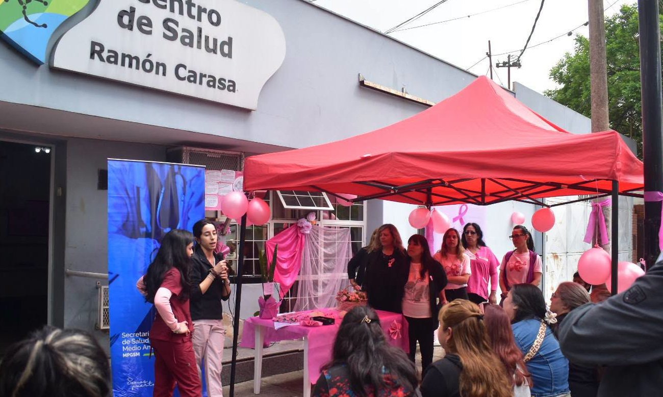 Jornadas de Octubre Rosa en Puerto General San Martín. La Municipalidad realizó actividades de concientización sobre el cáncer de mama para promover los controles periódicos y la detección temprana.