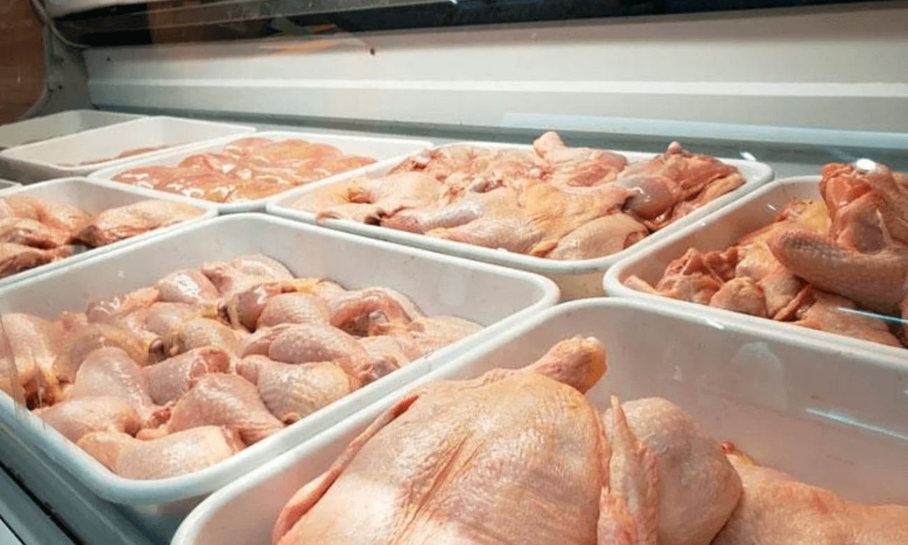 El consumo de pollo ganó participación entre las carnes elegidas por los argentinos. Foto de archivo.