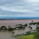 El río Uruguay y sus zonas costeras, en una región donde las crecidas pueden afectar campos, caminos rurales y la actividad ganadera. Foto de archivo.