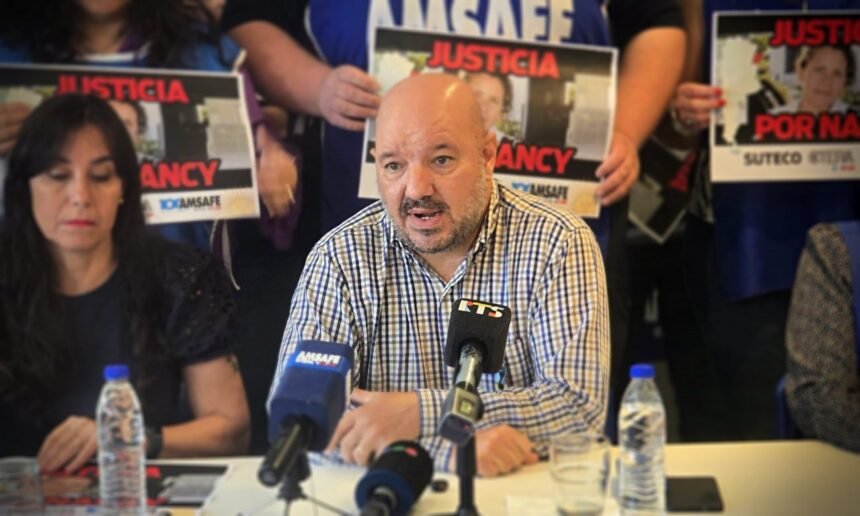 Rodrigo Alonso, secretario general de AMSAFE, durante una actividad del gremio docente en Santa Fe. Foto de archivo.